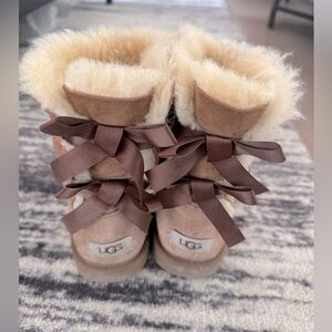 UGG Bailey Bow Boots size 4 big girls